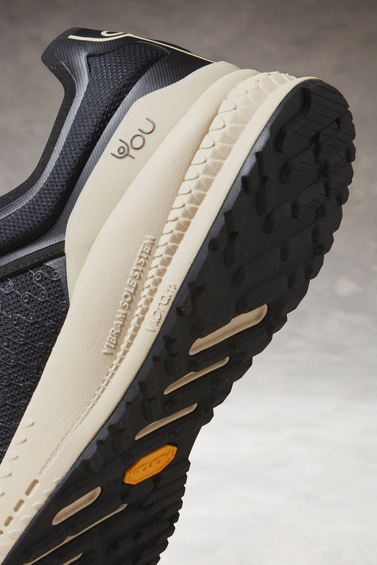 YP 305 Performance | black