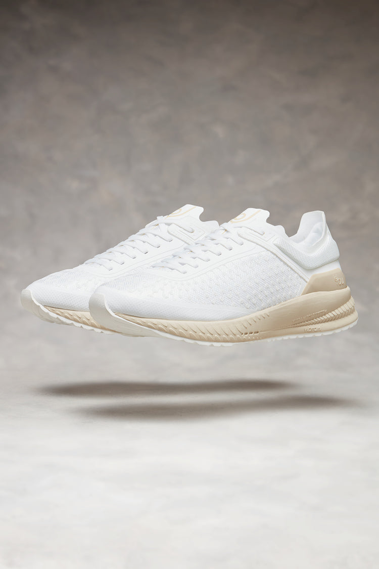 YP 305 Performance | white